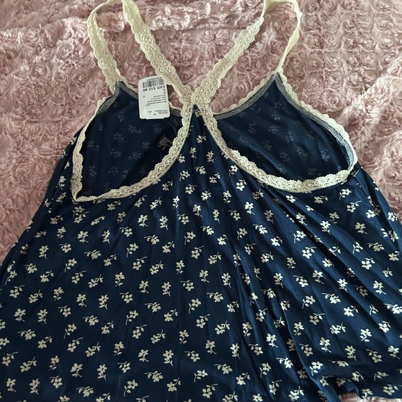 Forever 21 floral tank - Picture 3 of 3